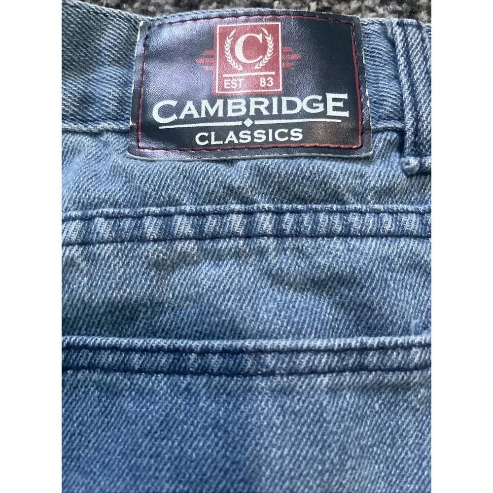 Vintage Men's‎ Size 36 Cambridge Classic Denim Shorts, Medium Wash